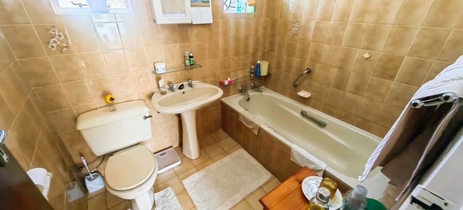 4 Bedroom Property for Sale in Miederpark North West